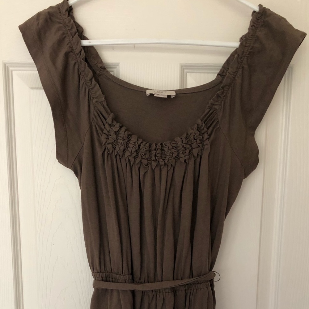 Brown dress